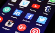 Hvordan sociale medier former vores identitet