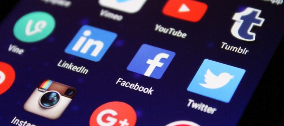 Hvordan sociale medier former vores identitet