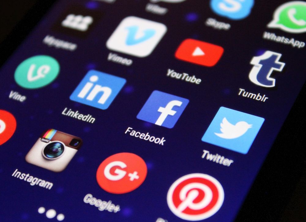 Hvordan sociale medier former vores identitet